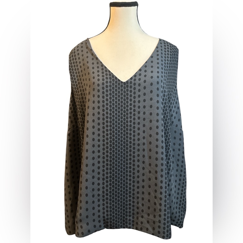 T Tahari Charcoal Polka Dot V-Neck Blouse